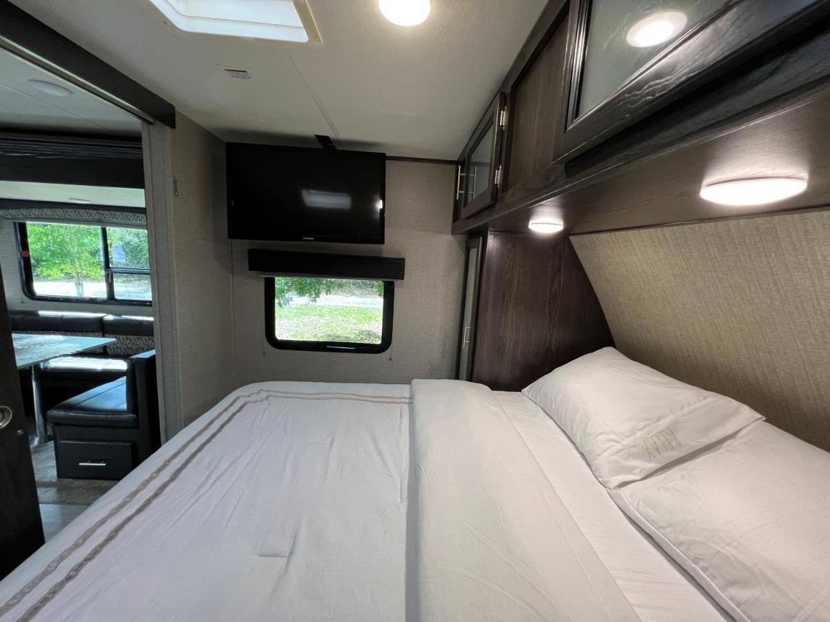 Hotel Lake Front Rv Experience Close To Port Canaveral And Kennedy Space Center Titusville Zewnętrze zdjęcie